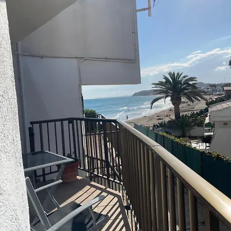 Altafulla, Primera Linea De Mar Con Acceso Directo A La Playa 알타풀라